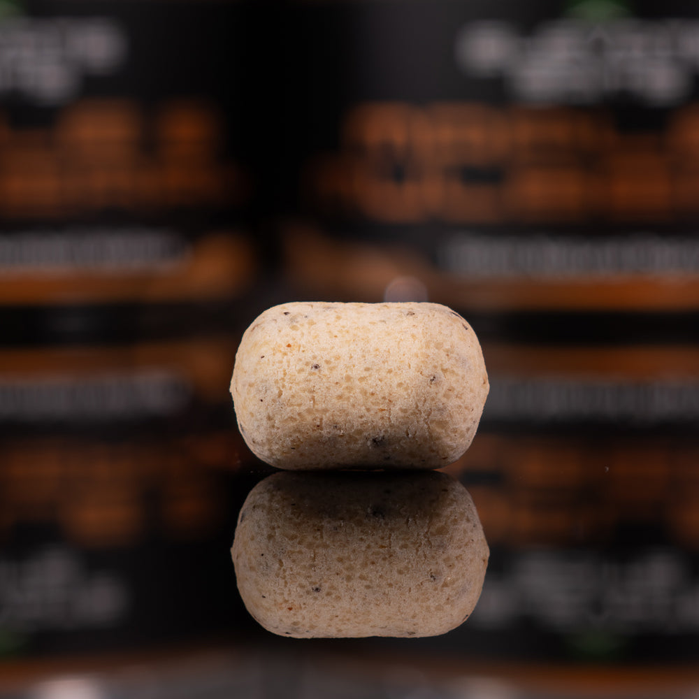 Elevate Baits Maple & Mulberry 15mm natural dumbell Wafters